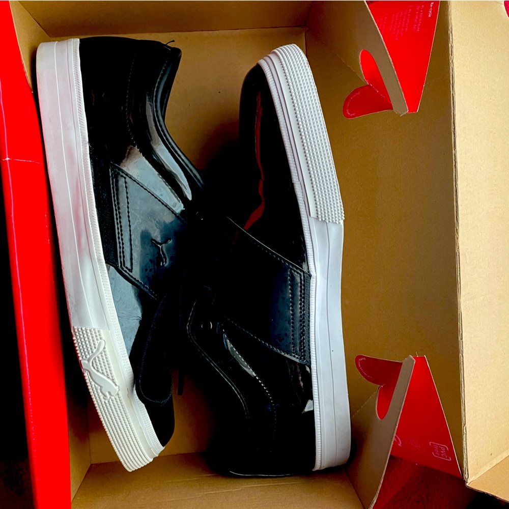 Puma Patent leather sneakers size 10